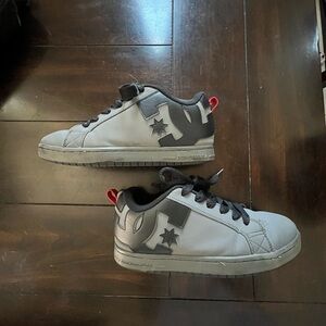 Men's Court Graffik Shoes. Grey/Black/Red